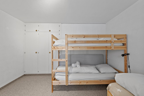 Schlafzimmer 2 mit Stockbett und Einzelbett