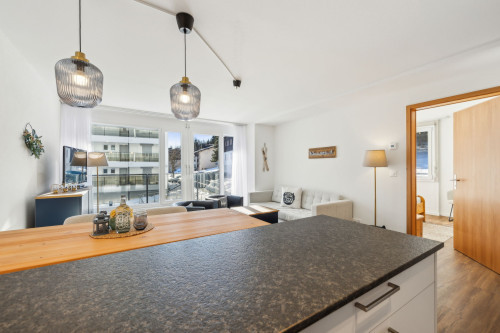 Wohnungsausschnitt mit Blick ins Schlafzimmer 1