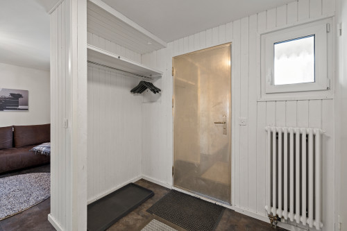 Eingangsbereich und Badezimmer