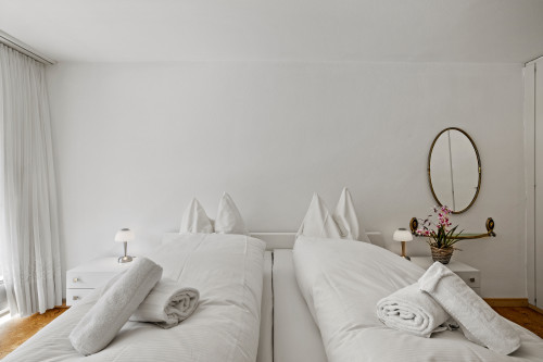 Schlafzimmer 1 mit Doppelbett