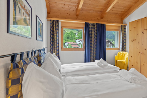 Schlafzimmer 1 mit Doppelbett / OG