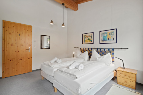 Schlafzimmer 1 mit Doppelbett / OG