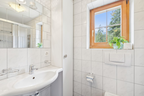 Badezimmer 2.OG mit WC und Dusche